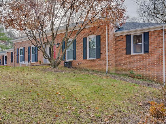 2nd image of 124 Oakwood Dr