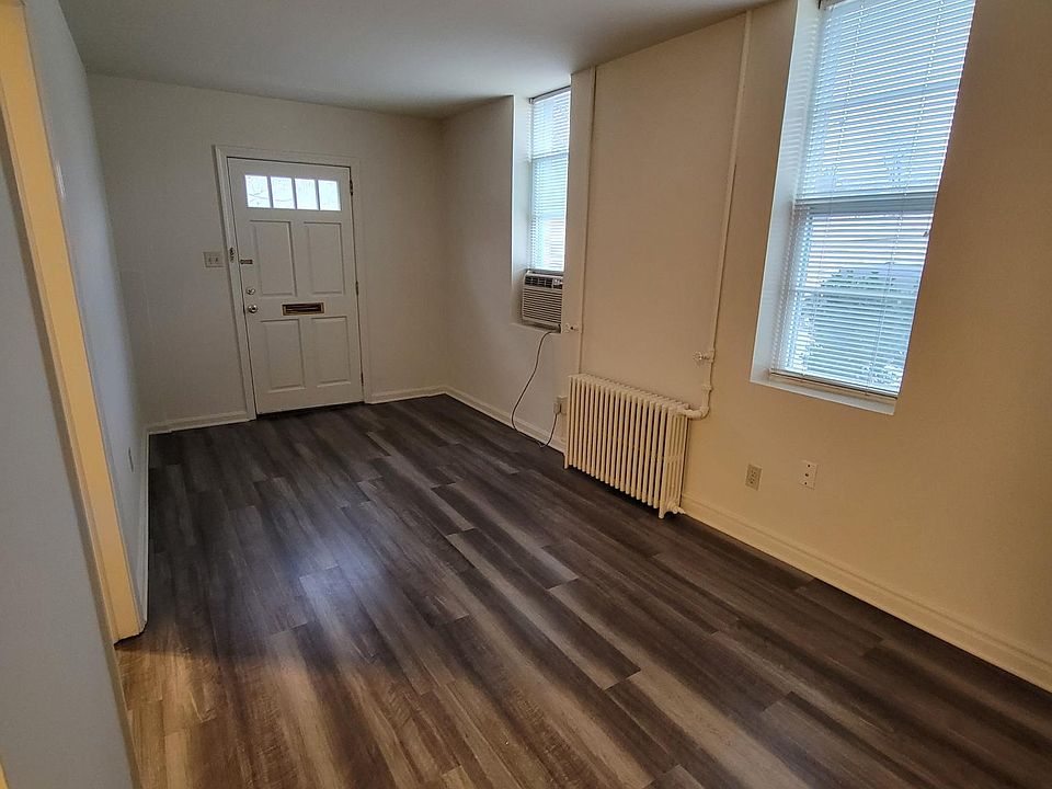 1st image of 2029 N Fairfax Dr