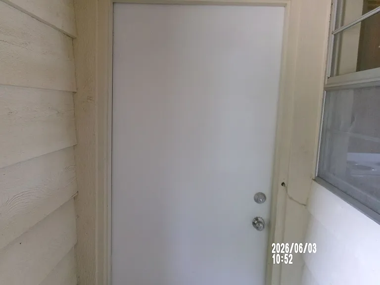 4639 SE Brighton Pl — Photo 3