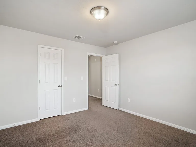 156 Triumph Rd — Photo 12