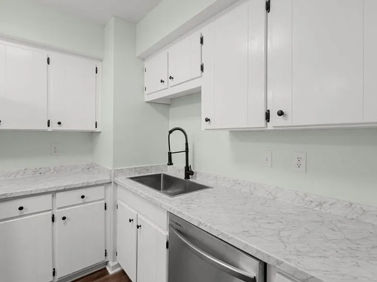 2325 Elliston Pl #410 — Photo 2