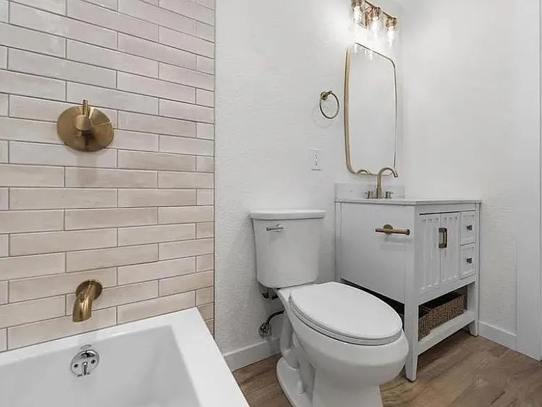 3825 Van Dyke Ave #3 — Photo 20