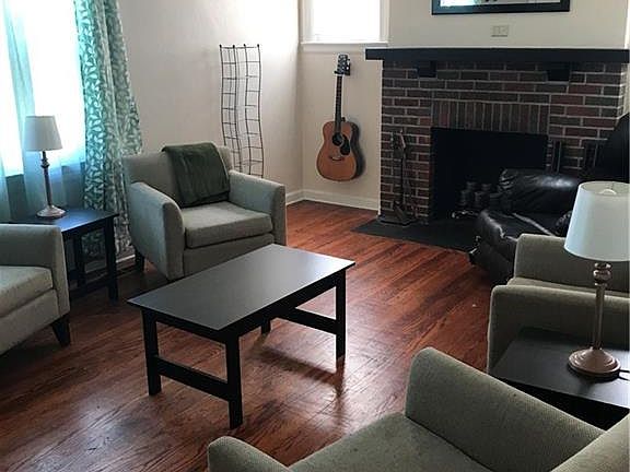 4th image of 313 Park End Dr