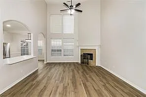 5 bed, 3.5 bath, 3742 sqft, $3,098 — Photo 3