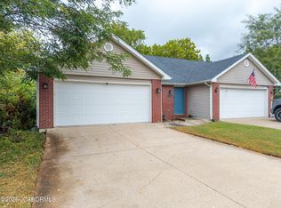 5345 E Trikalla Dr, Columbia, MO 65202