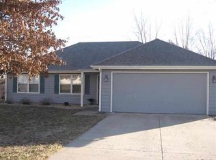 1402 Sundown Ct, Lawrence, KS 66044