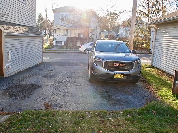 Parking spot (one spot)