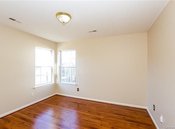 4th image of 9611 Aventide Ln