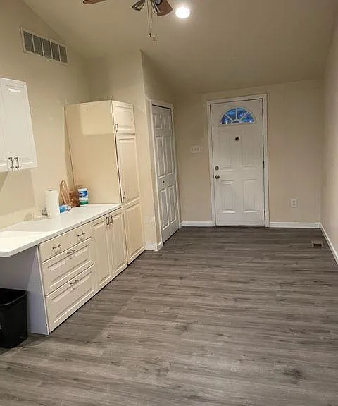 1811 Eastport Dr — Photo 3