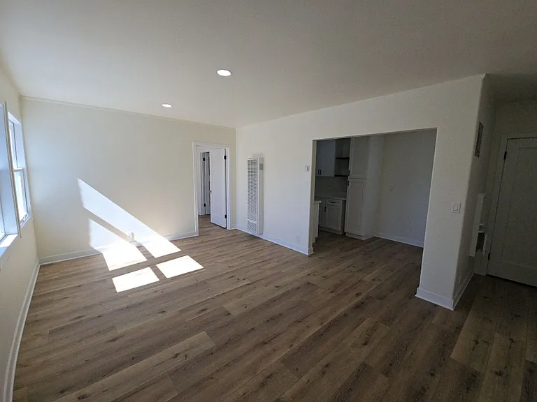 516 G St — Photo 18