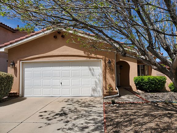2nd image of 7019 Casa Elena Dr NE