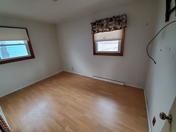 5th image of 1104 New York Ave