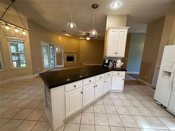 2nd image of 532 Cardinal Cir E