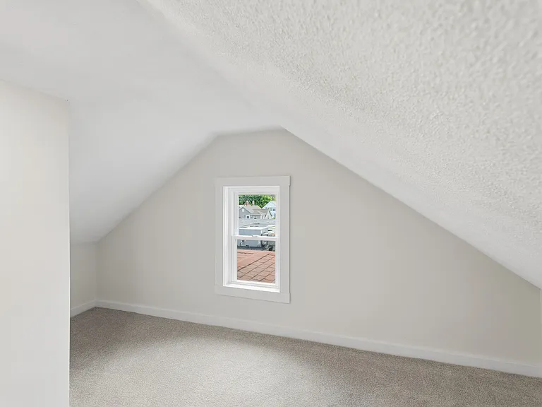 230 Adams St — Photo 11
