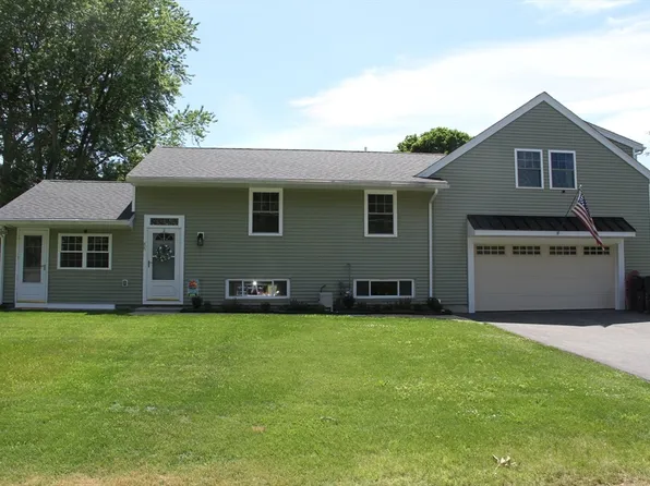 88 Bigelow St, Marlborough, MA 01752