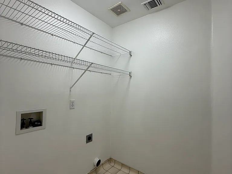 2193 N Antioch Ave — Photo 5