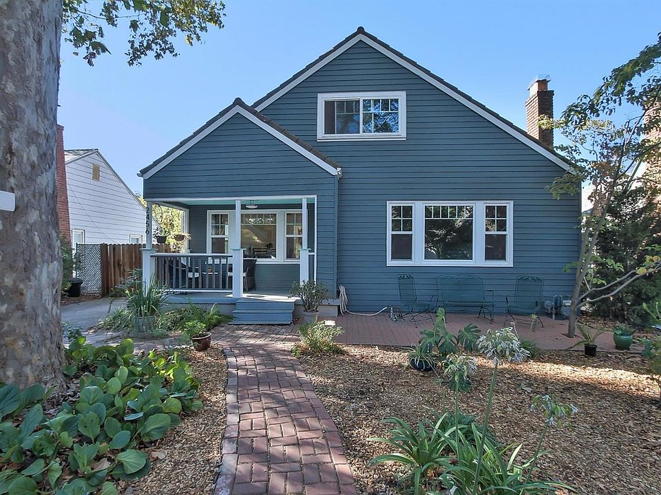 2nd image of 2456 Curtis Way