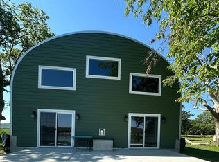 57311 892nd Rd, Wynot, NE 68792