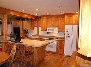 12511 Golf Rd, Franksville, WI 53126