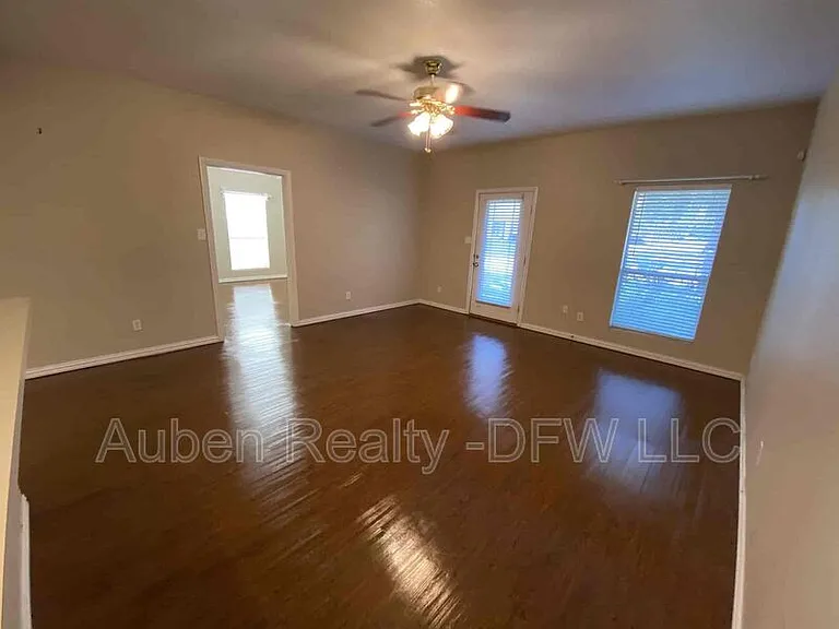 300 E Main St — Photo 14