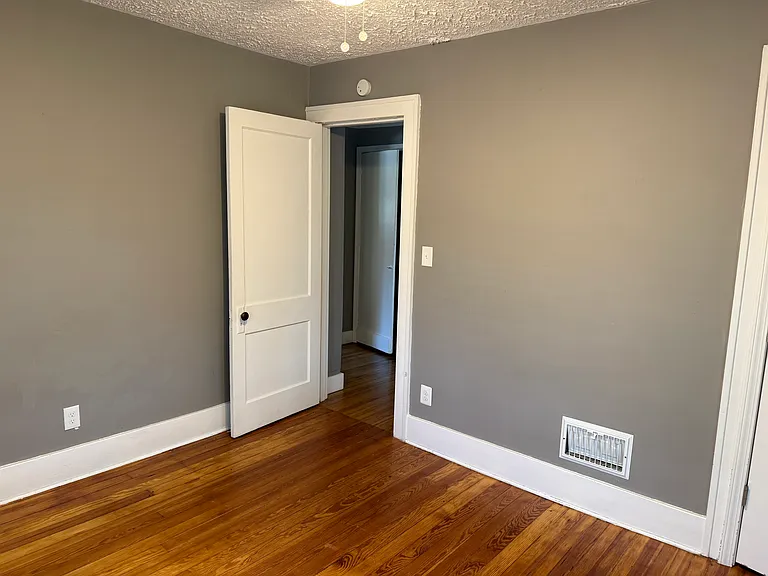 21822 Lakeview St #1 — Photo 11