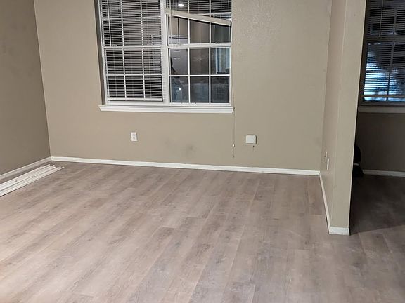 4th image of 5692 Star Rush Dr APT 301