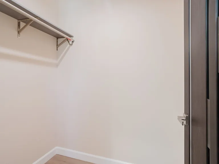 6550 Beeman Ave — Photo 18