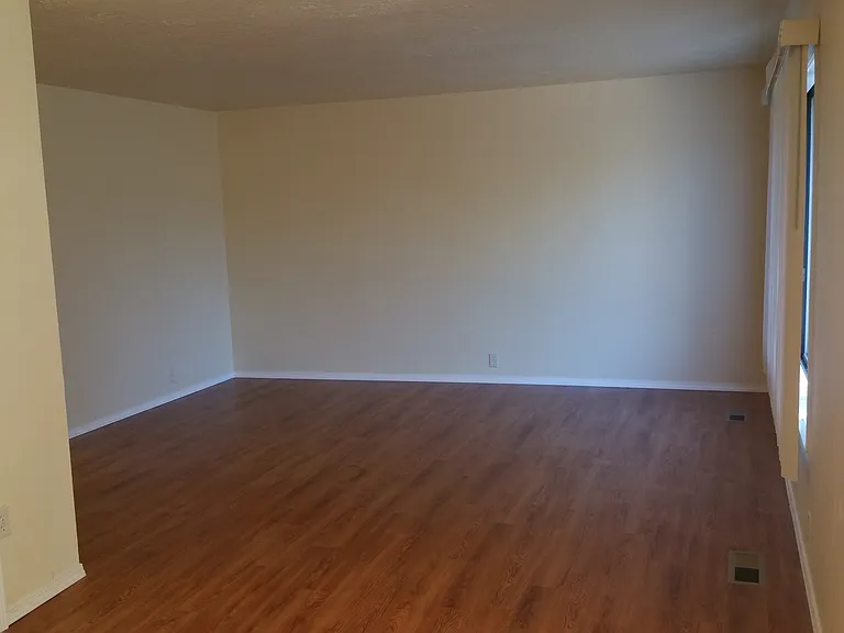 3617 Silverstone Dr NE — Photo 6