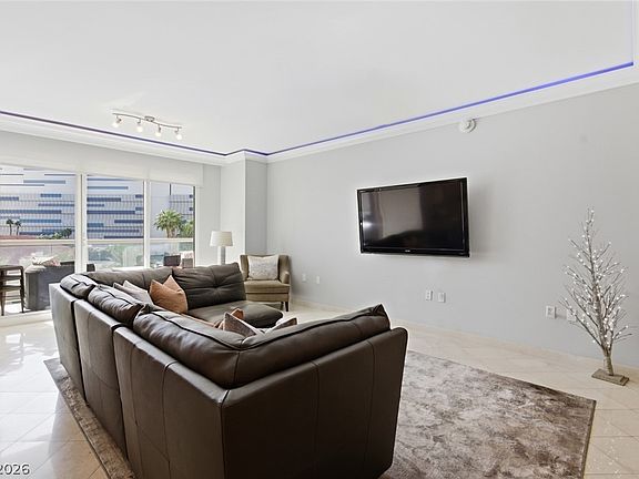 5th image of 2777 Paradise Rd Unit 402