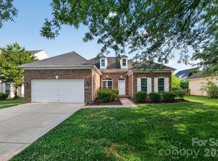 11518 Planters Estates Dr, Charlotte, NC 28278