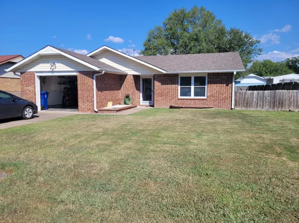 2210 Willow Ln, Miami, OK 74354