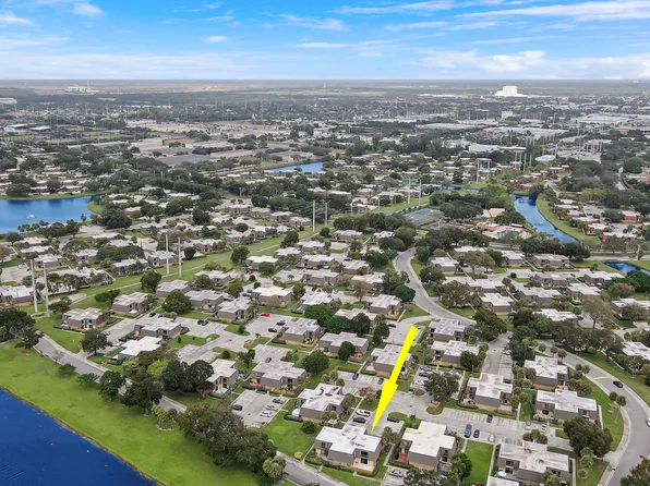 2002 20th Way, West Palm Beach, FL 33407