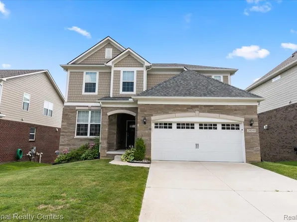28049 Hummingdale Cir, Novi, MI 48377