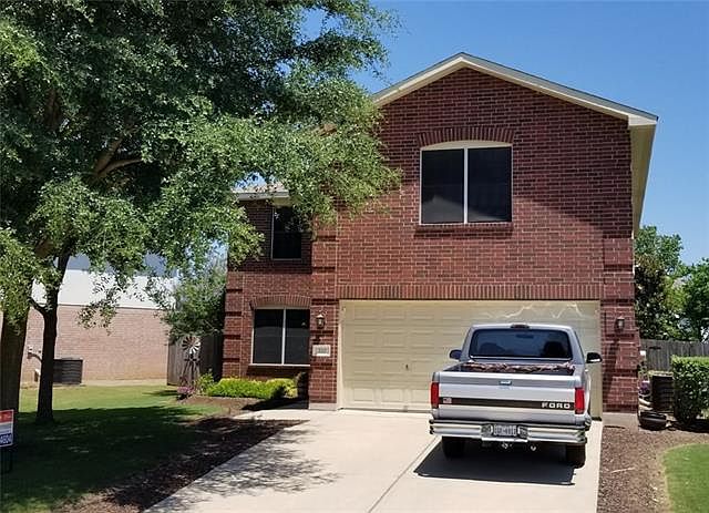 1st image of 320 Meadow Park Dr