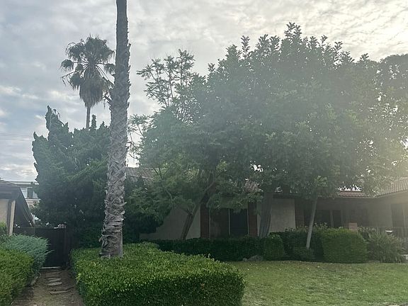 3rd image of 6642 S Garth Ave