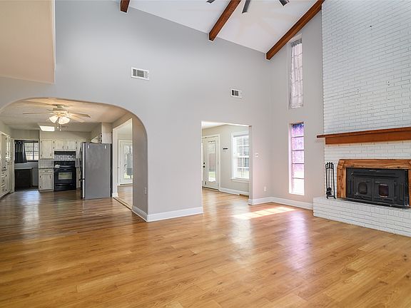 5th image of 231 Grant Cir