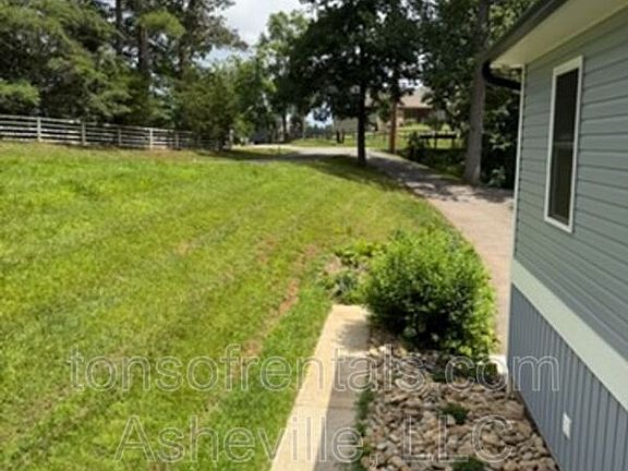 3rd image of 6 Tracy Ln