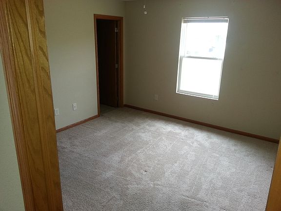 5th image of 1804 Hickory Ln