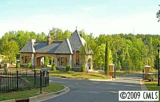 5th image of 2057 Beauhaven Ln #L