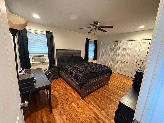 3rd image of 16 Andrews St Unit 1