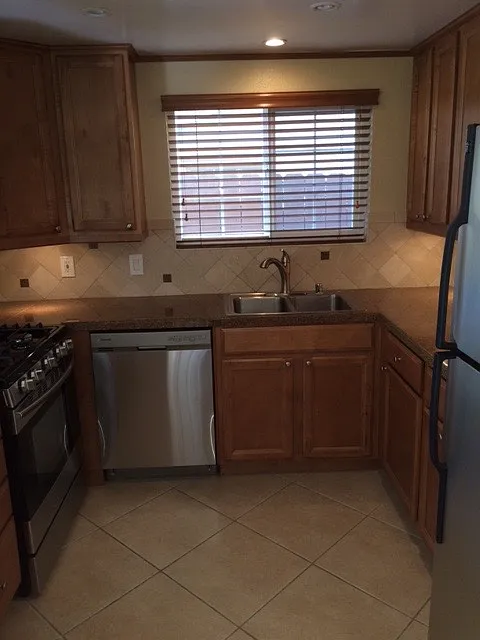 2 bed, 800 sqft, $3,450 — Photo 3