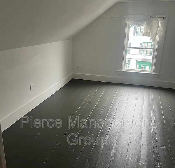 18 Maple St #B — Photo 19