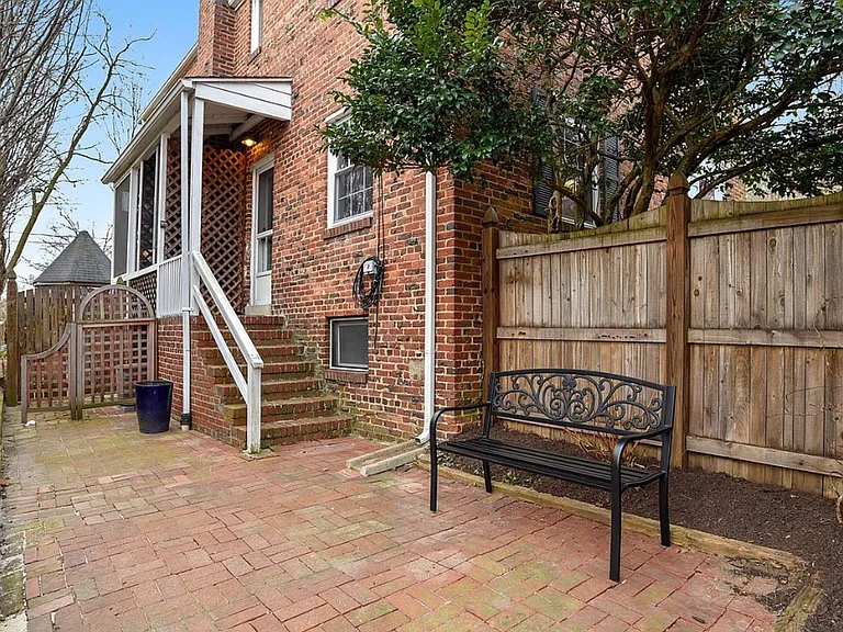 28 W Caton Ave — Photo 12