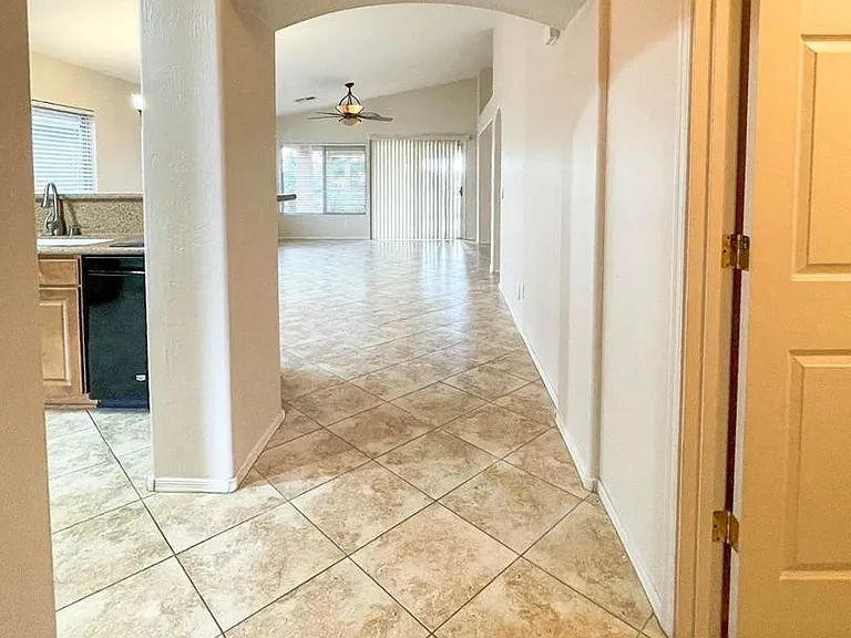 23143 W Lasso Ln — Photo 16