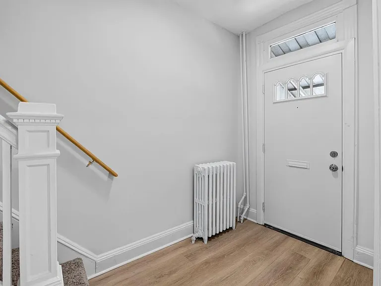 766 Hobart Pl NW — Photo 4