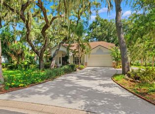 2770 Buckhorn Oaks Dr, Valrico, FL 33594