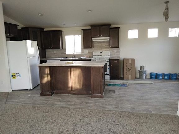 2nd image of 1141 E Aralia Dr