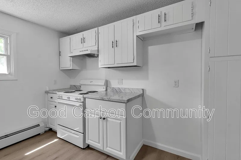 1 bed, 1.0 bath, $1,050 — Photo 3