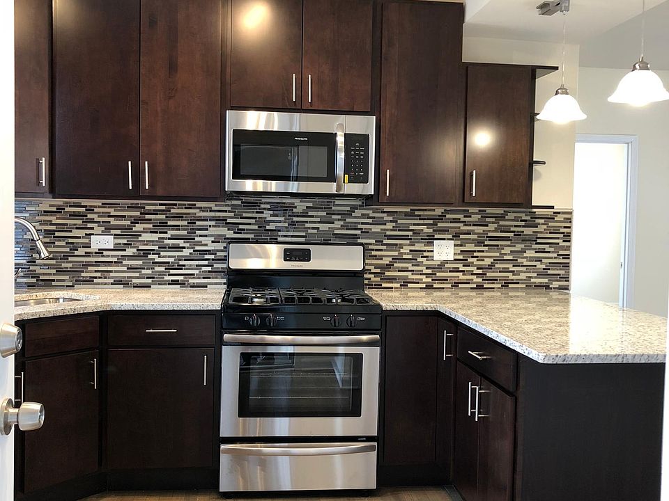 1st image of 3839 W Roscoe St #1W