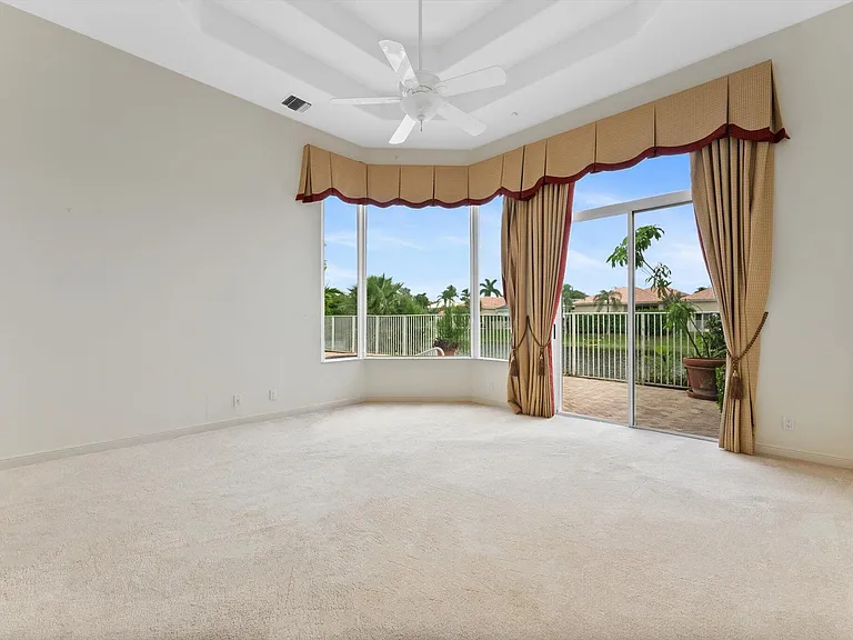 7081 Mallorca Cres — Photo 9